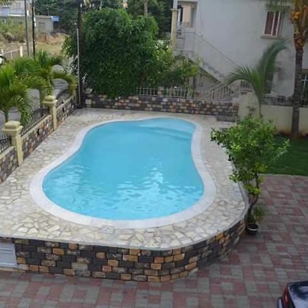 Rs Villas - Three Bedrooms Share Apartment With Private Room And Free Wifi And 100Mts To The Beach And Ac And 100Mts To Bus Stop And Pool Flic en Flac Luaran gambar