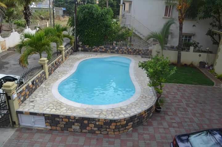 Rs Villas - Three Bedrooms Share Apartment With Private Room And Free Wifi And 100Mts To The Beach And Ac And 100Mts To Bus Stop And Pool Flic en Flac Luaran gambar