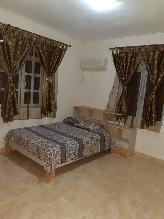 Rs Villas - Three Bedrooms Share Apartment With Private Room And Free Wifi And 100Mts To The Beach And Ac And 100Mts To Bus Stop And Pool Flic en Flac Luaran gambar
