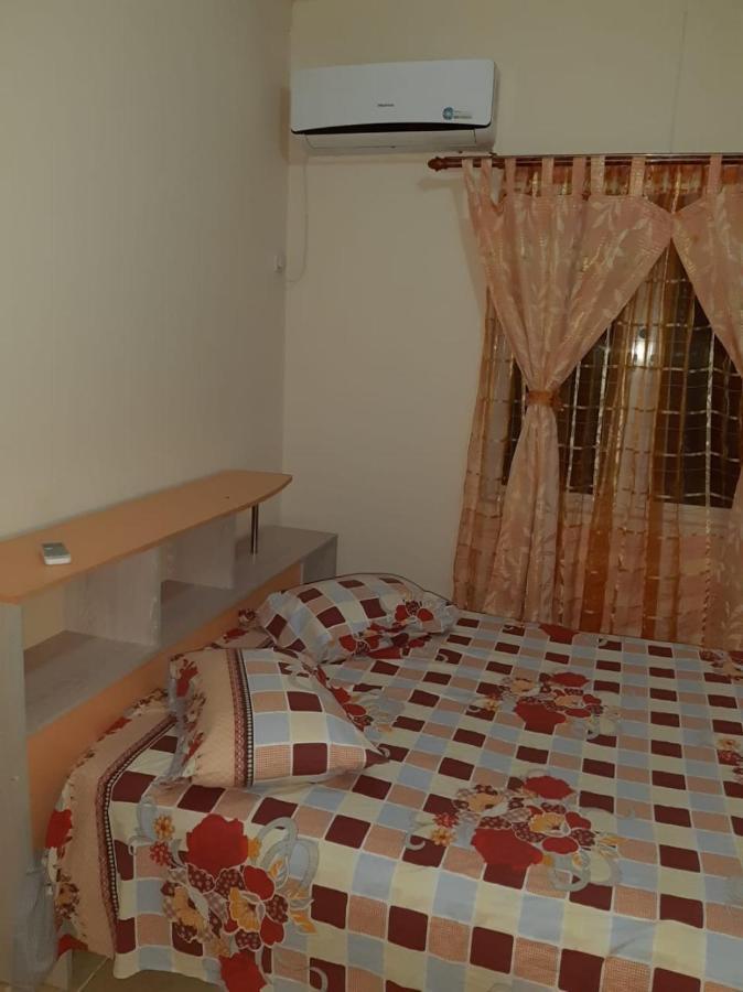 Rs Villas - Three Bedrooms Share Apartment With Private Room And Free Wifi And 100Mts To The Beach And Ac And 100Mts To Bus Stop And Pool Flic en Flac Luaran gambar