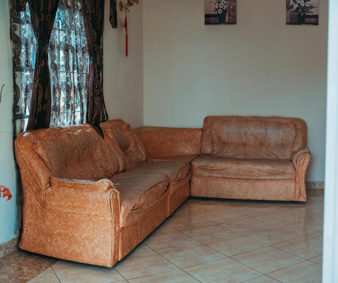 Rs Villas - Three Bedrooms Share Apartment With Private Room And Free Wifi And 100Mts To The Beach And Ac And 100Mts To Bus Stop And Pool Flic en Flac Luaran gambar