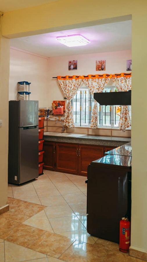 Rs Villas - Three Bedrooms Share Apartment With Private Room And Free Wifi And 100Mts To The Beach And Ac And 100Mts To Bus Stop And Pool Flic en Flac Luaran gambar