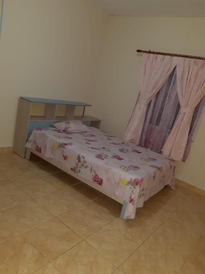 Rs Villas - Three Bedrooms Share Apartment With Private Room And Free Wifi And 100Mts To The Beach And Ac And 100Mts To Bus Stop And Pool Flic en Flac Luaran gambar