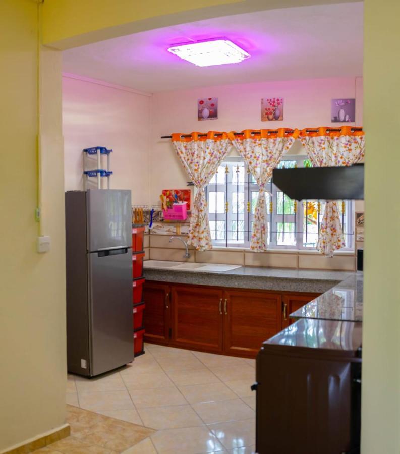 Rs Villas - Three Bedrooms Share Apartment With Private Room And Free Wifi And 100Mts To The Beach And Ac And 100Mts To Bus Stop And Pool Flic en Flac Luaran gambar