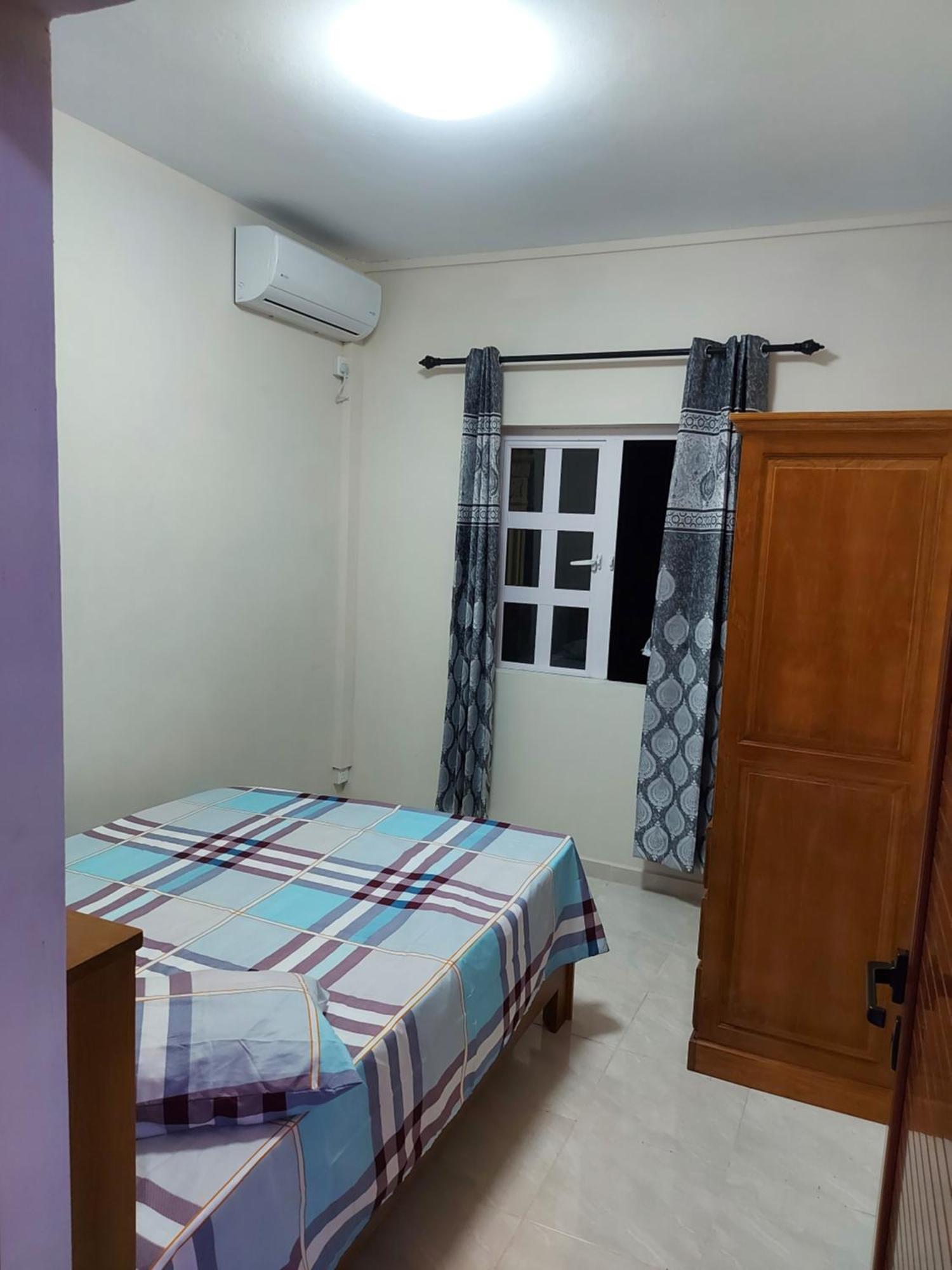 Rs Villas - Three Bedrooms Share Apartment With Private Room And Free Wifi And 100Mts To The Beach And Ac And 100Mts To Bus Stop And Pool Flic en Flac Luaran gambar